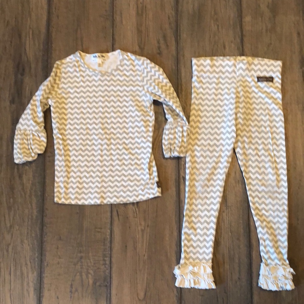 Matilda Jane Good Hart, Alice Gray Puffer Top and Goodnight Moon Leggings Set